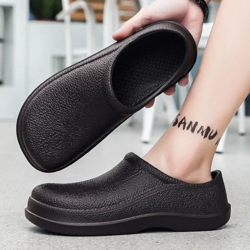 Oilproof Waterproof Men Chef Shoes Lightweight Casual Slippers Doctor Nurse Shoes Fashion Eva Garden Sandals Beach Aqua Shoes