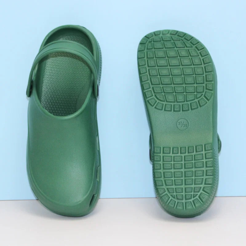 Hot Sale Clinic Surgery Shoes Light Weight Dental Clinic Clogs Anti Slip Nurse Slippers Cheap Back Strap Medical Clogs 5X03-08